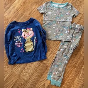 🛍️3 for $12🛍️  a 3T long sleeve shirt and Pajama set sold together